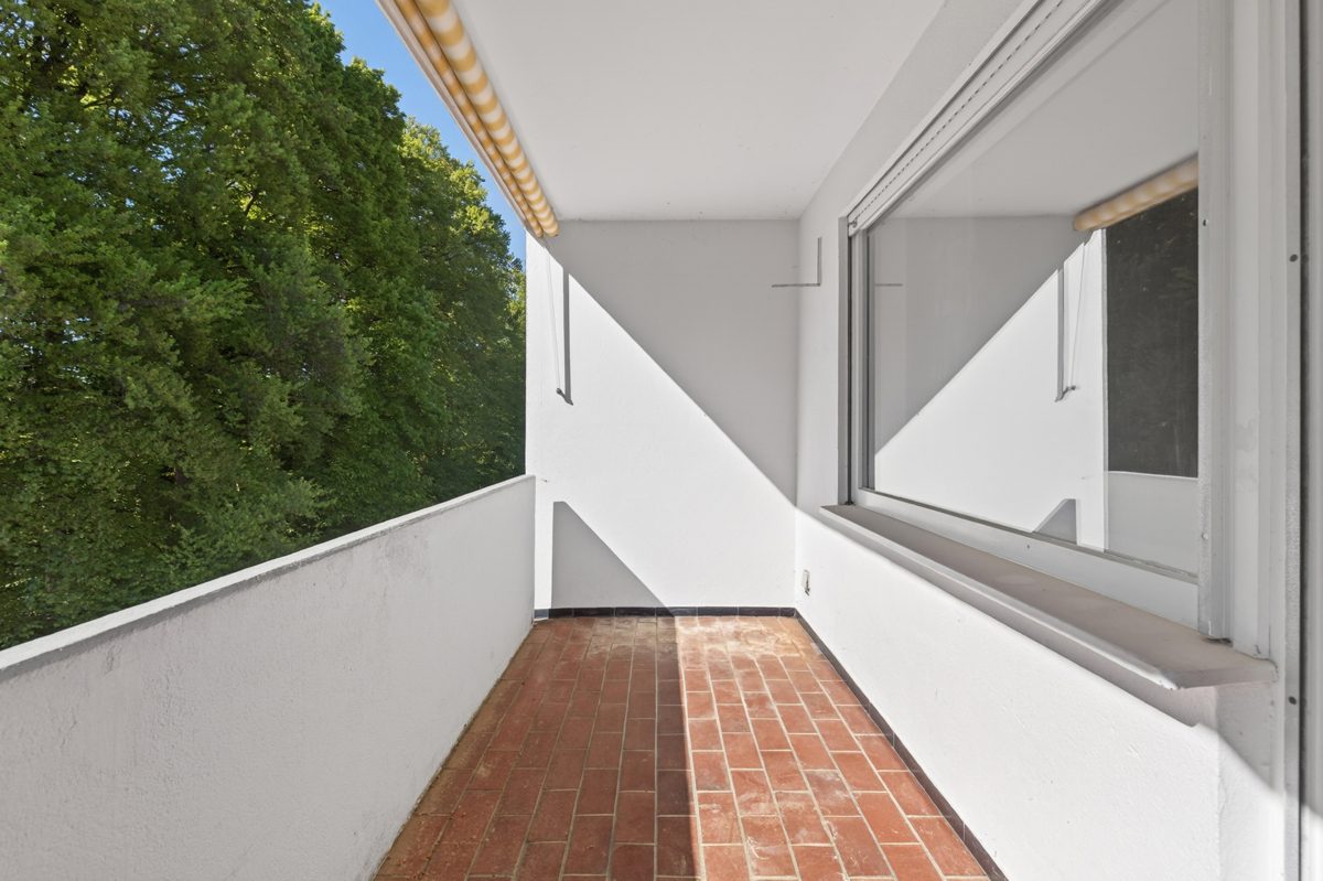 Balkon Ansicht 1 Immobilienangebot - Karlsruhe / Bergwald - Wohnungen - Wohnqualität im Grünen: Helle Eigentumswohnung mit Balkon und Garage!