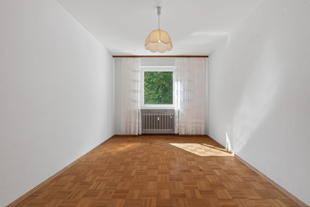 Zimmer 2 Immobilienangebot - Karlsruhe / Bergwald - Wohnungen - Wohnqualität im Grünen: Helle Eigentumswohnung mit Balkon und Garage!