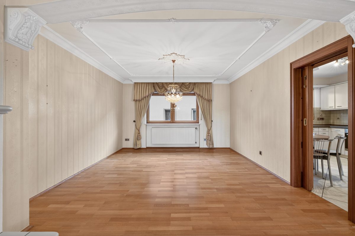 Immobilienangebot - Oberhausen-Rheinhausen / Oberhausen - Wohnen & Anlage - Familientraum mit großem Garten - viel Platz für Ihre Kinder & Ihre Ideen