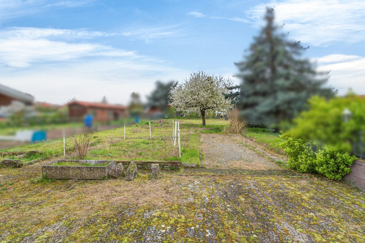 Immobilienangebot - Oberhausen-Rheinhausen / Oberhausen - Wohnen & Anlage - Familientraum mit großem Garten - viel Platz für Ihre Kinder & Ihre Ideen
