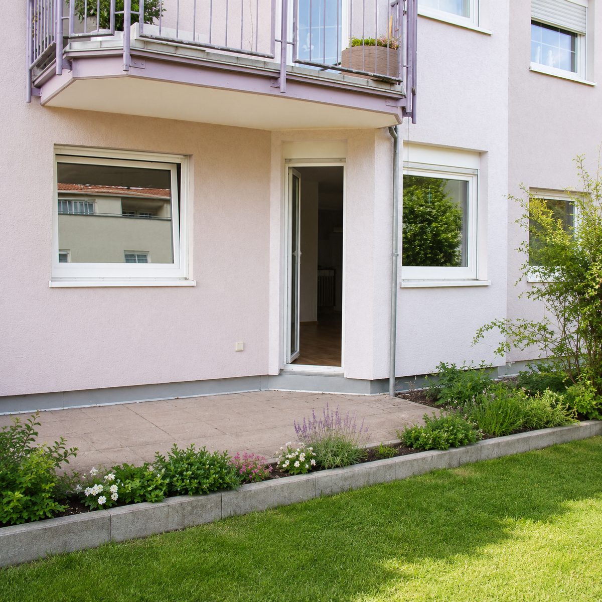 Immobilienangebot - Karlsruhe / Oberreut - Wohnungen - Vermietete 2-Zimmer-Erdgeschosswohnung mit Terrasse und Tiefgaragenstellplatz in Karlsruhe-Oberreut
