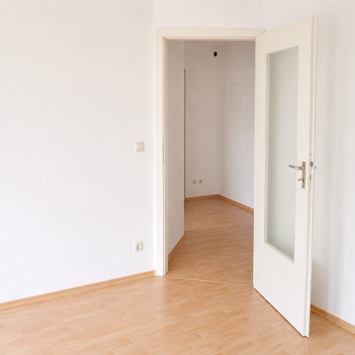 Immobilienangebot - Karlsruhe / Oberreut - Wohnungen - Vermietete 2-Zimmer-Erdgeschosswohnung mit Terrasse und Tiefgaragenstellplatz in Karlsruhe-Oberreut