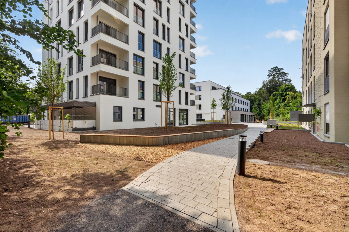 Außenanlage Immobilienangebot - Karlsruhe / Waldstadt - Wohnungen - Wohnen ganz oben! Bezugsfreie 2-Zimmer-Neubauwohnung mit Ausblick