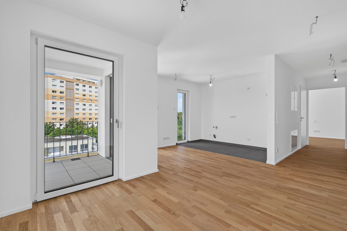 Wohnbereich mit Flur Immobilienangebot - Karlsruhe / Waldstadt - Wohnungen - Wohnen ganz oben! Bezugsfreie 2-Zimmer-Neubauwohnung mit Ausblick