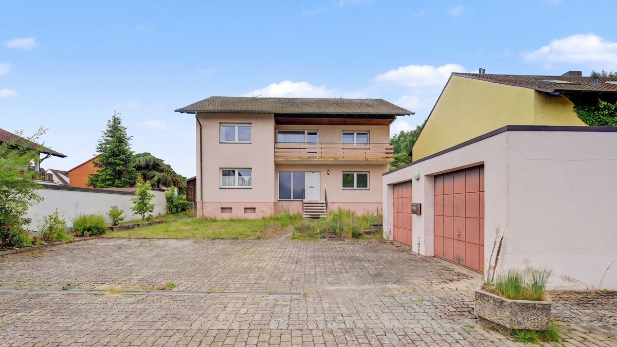 Immobilienangebot - Oberhausen-Rheinhausen / Rheinhausen - Wohnen & Anlage - Ein Haus, viele Möglichkeiten – wohnen, vermieten oder beides verbinden