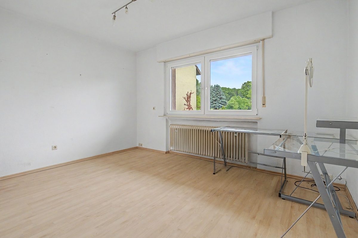 Zimmer 3 Immobilienangebot - Oberhausen-Rheinhausen / Rheinhausen - Wohnen & Anlage - Ein Haus, viele Möglichkeiten – wohnen, vermieten oder beides verbinden