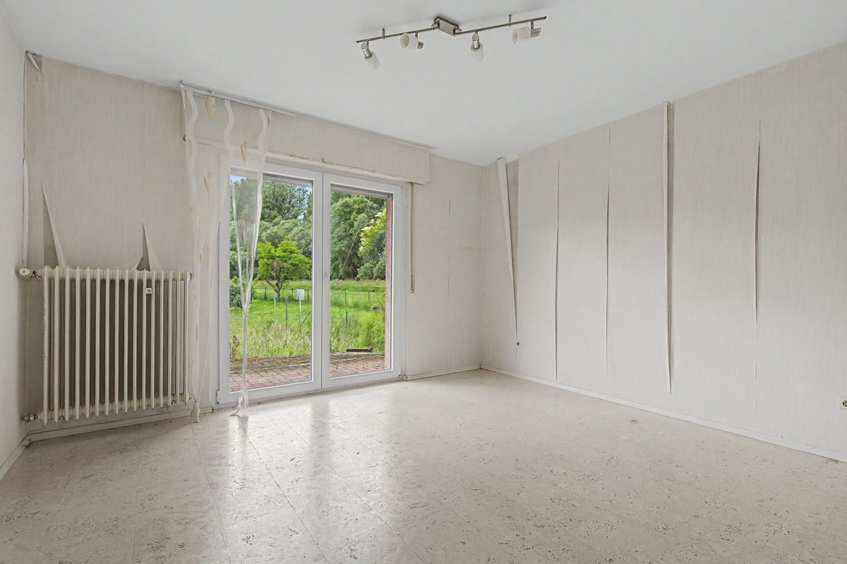 Zimmer 1 mit Terrassenzugang Immobilienangebot - Oberhausen-Rheinhausen / Rheinhausen - Wohnen & Anlage - Ein Haus, viele Möglichkeiten – wohnen, vermieten oder beides verbinden