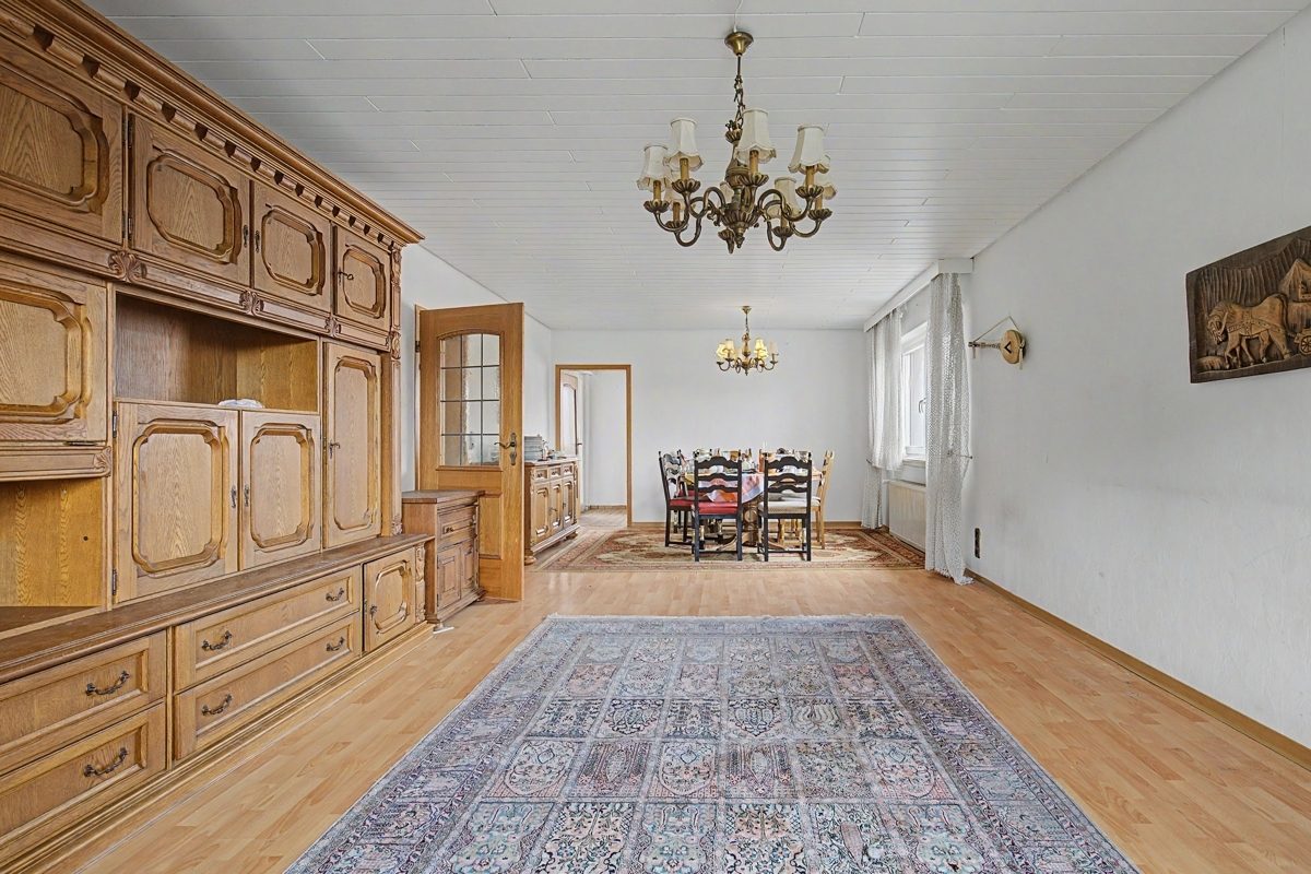 OG offener Wohn- / Essbereich Immobilienangebot - Oberhausen-Rheinhausen / Rheinhausen - Wohnen & Anlage - Ein Haus, viele Möglichkeiten – wohnen, vermieten oder beides verbinden