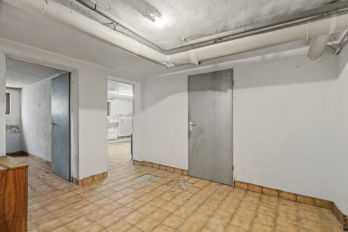 Immobilienangebot - Oberhausen-Rheinhausen / Rheinhausen - Wohnen & Anlage - Ein Haus, viele Möglichkeiten – wohnen, vermieten oder beides verbinden