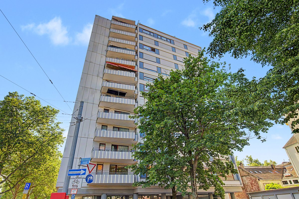 Außenansicht Immobilienangebot - Karlsruhe / Weststadt - Wohnungen - Modernisierte 3-Zimmer-Kapitalanlage in zentraler Top-Lage von Karlsruhe!