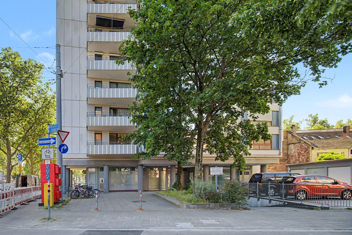 Außenansicht Immobilienangebot - Karlsruhe / Weststadt - Wohnungen - Modernisierte 3-Zimmer-Kapitalanlage in zentraler Top-Lage von Karlsruhe!