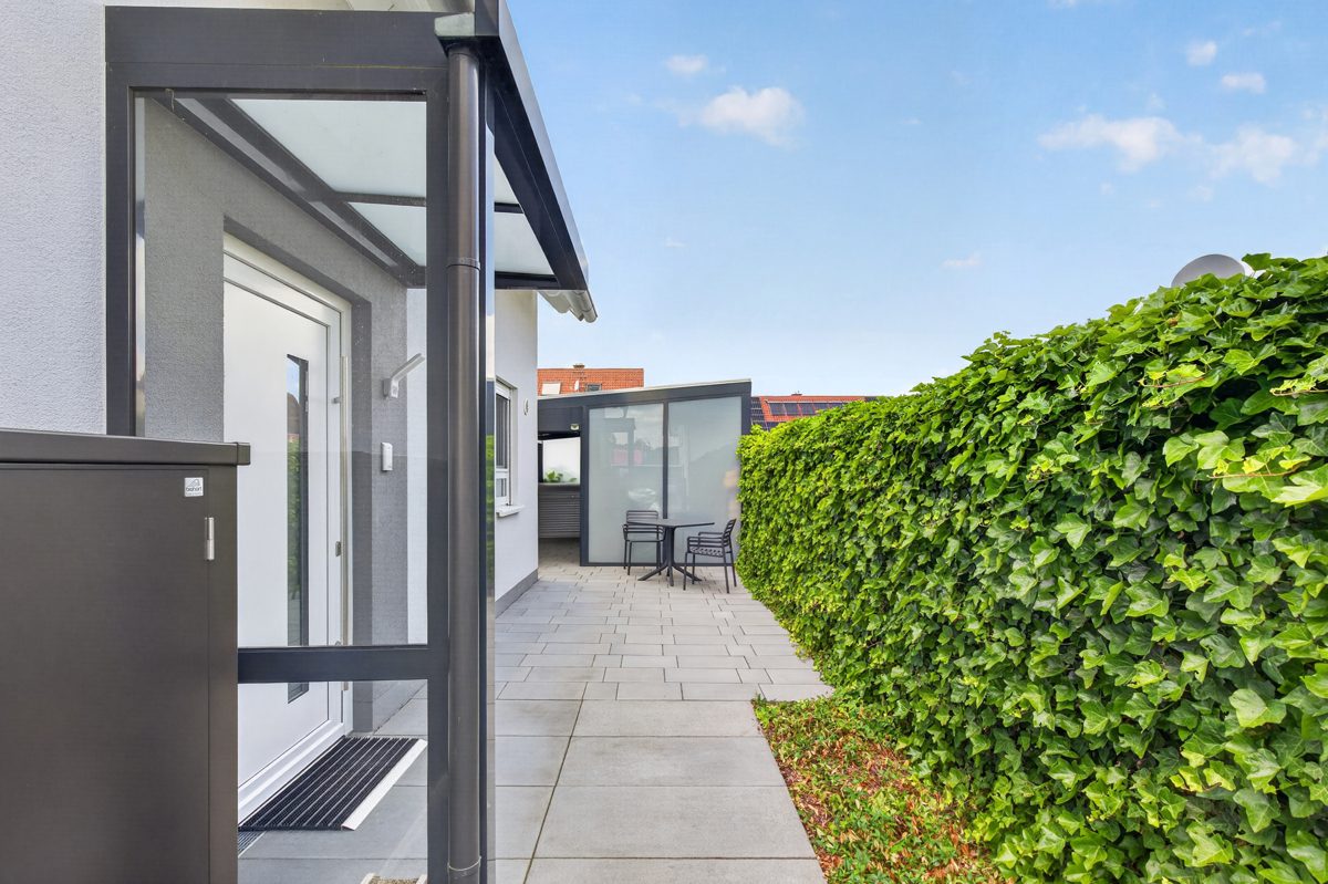Eingangsbereich Immobilienangebot - Erlenbach bei Kandel - Wohnen & Anlage - Modernes Familienzuhause in Top-Zustand – einziehen, wohlfühlen und das Leben genießen