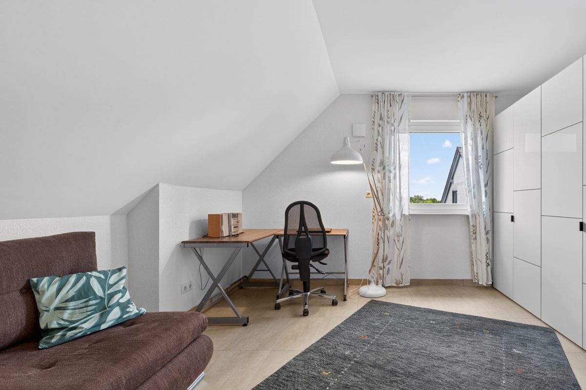 DG Zimmer 3 Immobilienangebot - Erlenbach bei Kandel - Wohnen & Anlage - Modernes Familienzuhause in Top-Zustand – einziehen, wohlfühlen und das Leben genießen