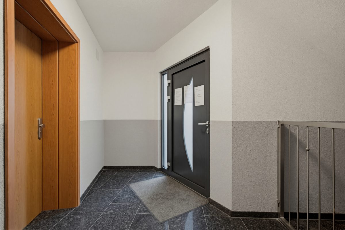 Haus B Eingangsbereich Immobilienangebot - Malsch - Wohnen & Anlage - Zwei Mehrfamilienhäuser, starke Struktur, überzeugendes Investment