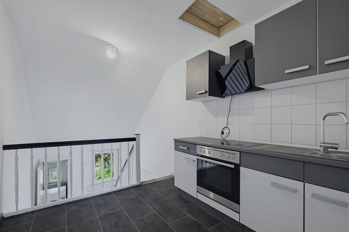 Immobilienangebot - Karlsruhe / Knielingen - Wohnen & Anlage - Renditekracher mit Konzept: Reihenmittelhaus mit 6 Zimmern und attraktiver Einzelvermietungsstruktur