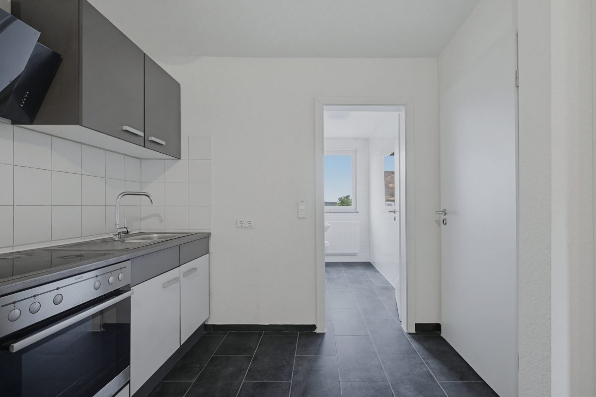 Immobilienangebot - Karlsruhe / Knielingen - Wohnen & Anlage - Renditekracher mit Konzept: Reihenmittelhaus mit 6 Zimmern und attraktiver Einzelvermietungsstruktur