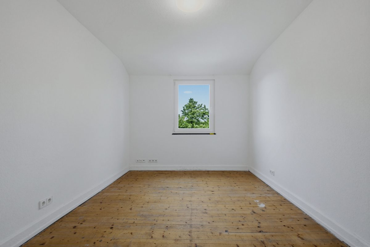 Immobilienangebot - Karlsruhe / Knielingen - Wohnen & Anlage - Renditekracher mit Konzept: Reihenmittelhaus mit 6 Zimmern und attraktiver Einzelvermietungsstruktur