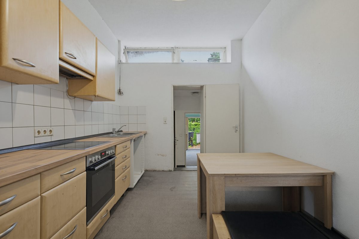 Immobilienangebot - Karlsruhe / Knielingen - Wohnen & Anlage - Renditekracher mit Konzept: Reihenmittelhaus mit 6 Zimmern und attraktiver Einzelvermietungsstruktur