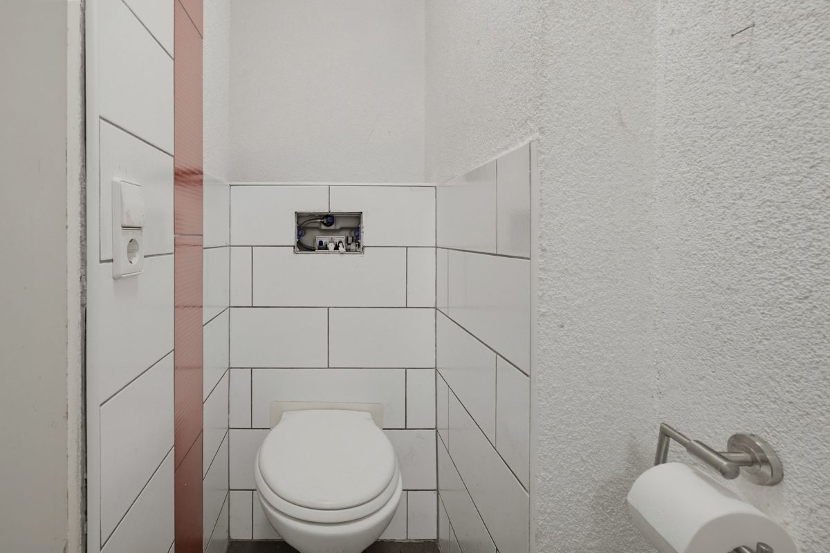 Immobilienangebot - Karlsruhe / Knielingen - Wohnen & Anlage - Renditekracher mit Konzept: Reihenmittelhaus mit 6 Zimmern und attraktiver Einzelvermietungsstruktur