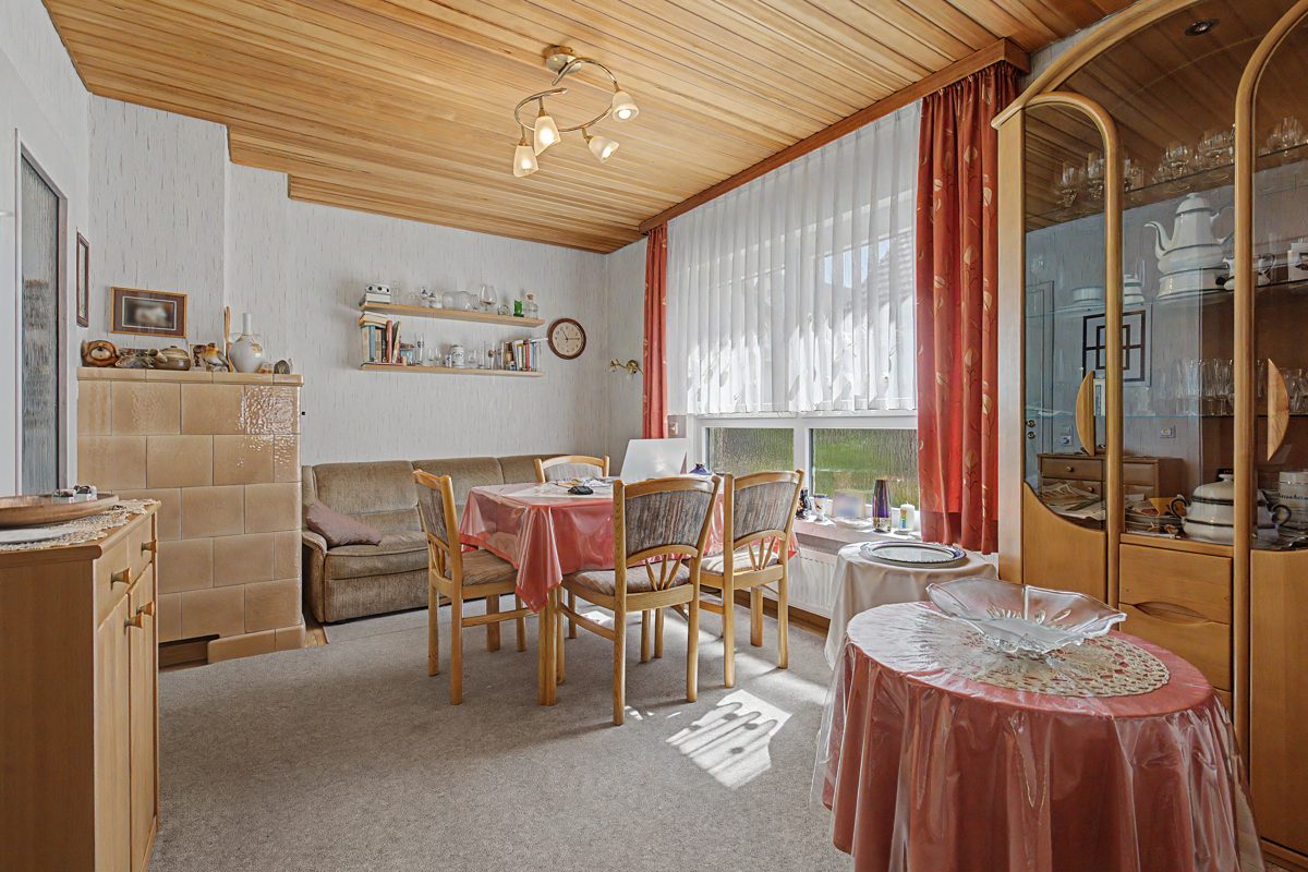 Immobilienangebot - Dettenheim / Liedolsheim - Wohnen & Anlage - Interessante Gelegenheit! Ansprechendes Einfamilienhaus mit Potential