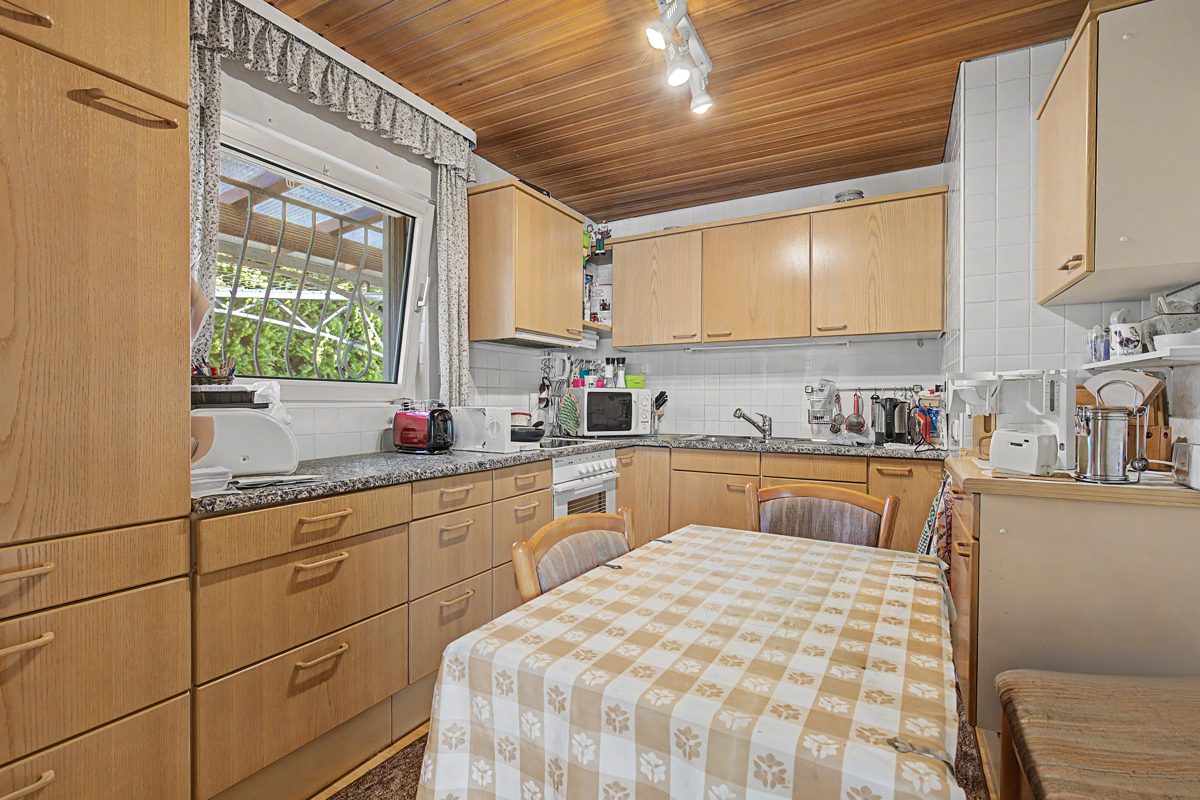 Immobilienangebot - Dettenheim / Liedolsheim - Wohnen & Anlage - Interessante Gelegenheit! Ansprechendes Einfamilienhaus mit Potential