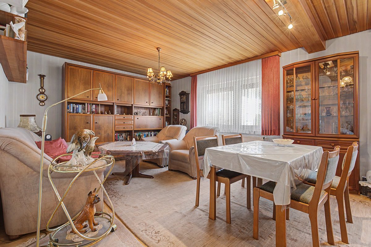 Immobilienangebot - Dettenheim / Liedolsheim - Wohnen & Anlage - Interessante Gelegenheit! Ansprechendes Einfamilienhaus mit Potential