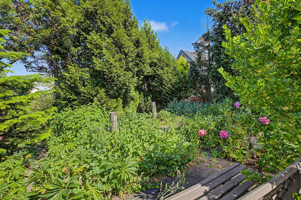 Immobilienangebot - Dettenheim / Liedolsheim - Wohnen & Anlage - Interessante Gelegenheit! Ansprechendes Einfamilienhaus mit Potential