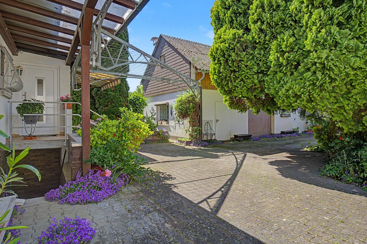 Immobilienangebot - Dettenheim / Liedolsheim - Wohnen & Anlage - Interessante Gelegenheit! Ansprechendes Einfamilienhaus mit Potential