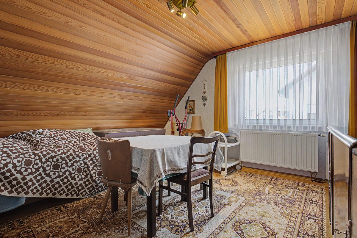 Immobilienangebot - Dettenheim / Liedolsheim - Wohnen & Anlage - Interessante Gelegenheit! Ansprechendes Einfamilienhaus mit Potential