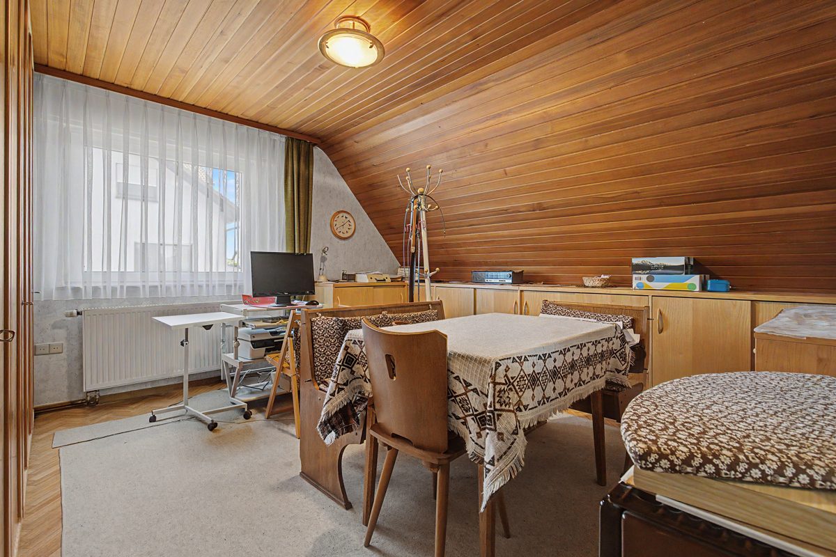 Immobilienangebot - Dettenheim / Liedolsheim - Wohnen & Anlage - Interessante Gelegenheit! Ansprechendes Einfamilienhaus mit Potential