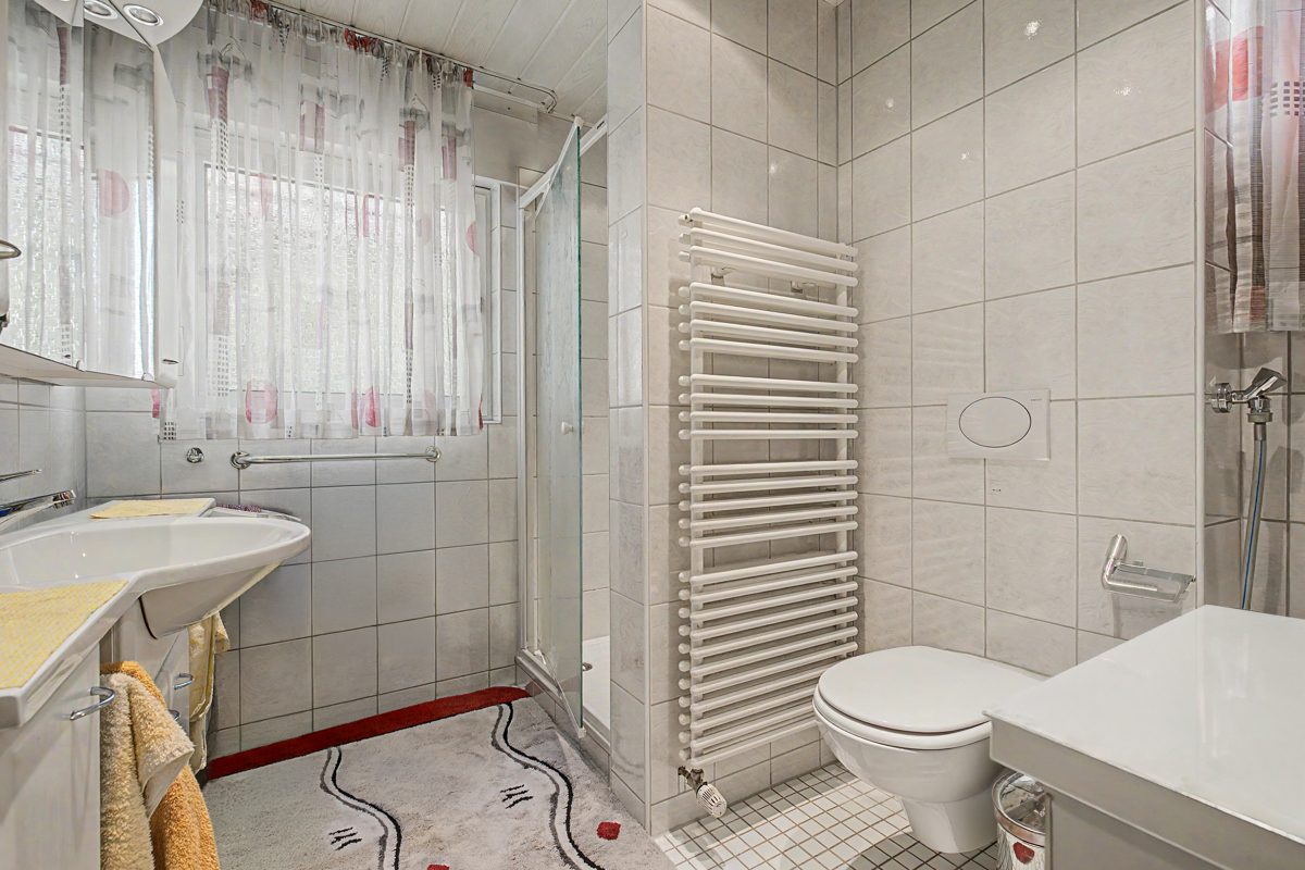 Immobilienangebot - Dettenheim / Liedolsheim - Wohnen & Anlage - Interessante Gelegenheit! Ansprechendes Einfamilienhaus mit Potential