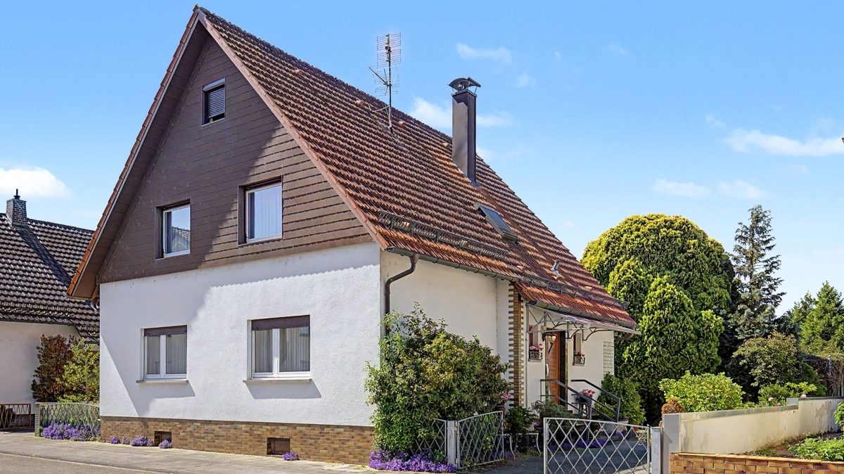 Immobilienangebot - Dettenheim / Liedolsheim - Wohnen & Anlage - Interessante Gelegenheit! Ansprechendes Einfamilienhaus mit Potential