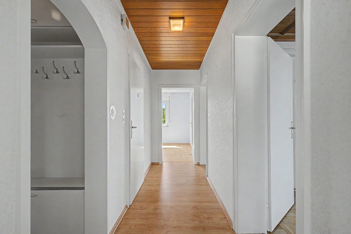 Flur im OG Immobilienangebot - Waldbronn / Etzenrot - Wohnen & Anlage - Ein Zuhause für Generationen – Raum für Leben, Familie und Zukunft