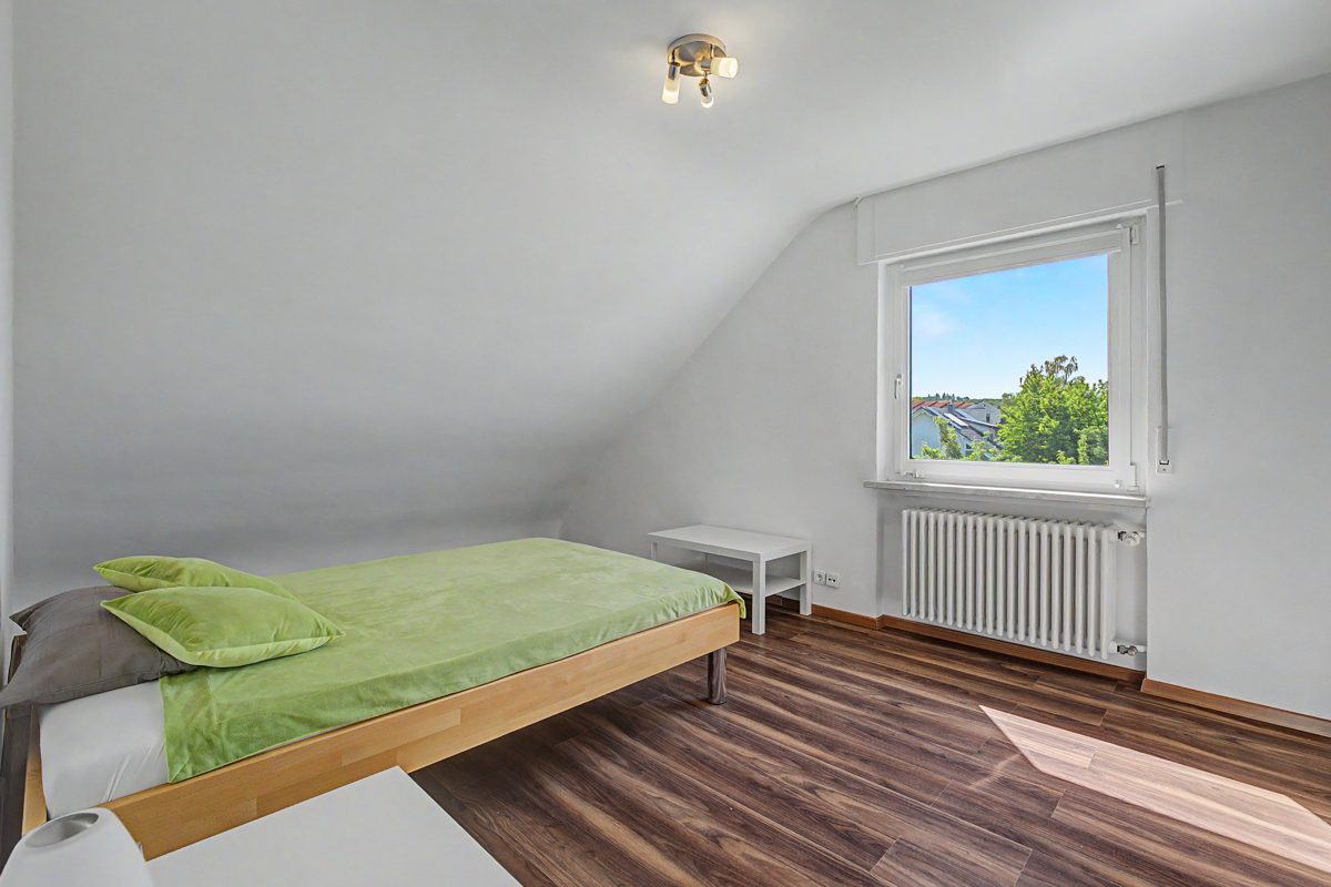 Zimmer im DG Immobilienangebot - Waldbronn / Etzenrot - Wohnen & Anlage - Ein Zuhause für Generationen – Raum für Leben, Familie und Zukunft
