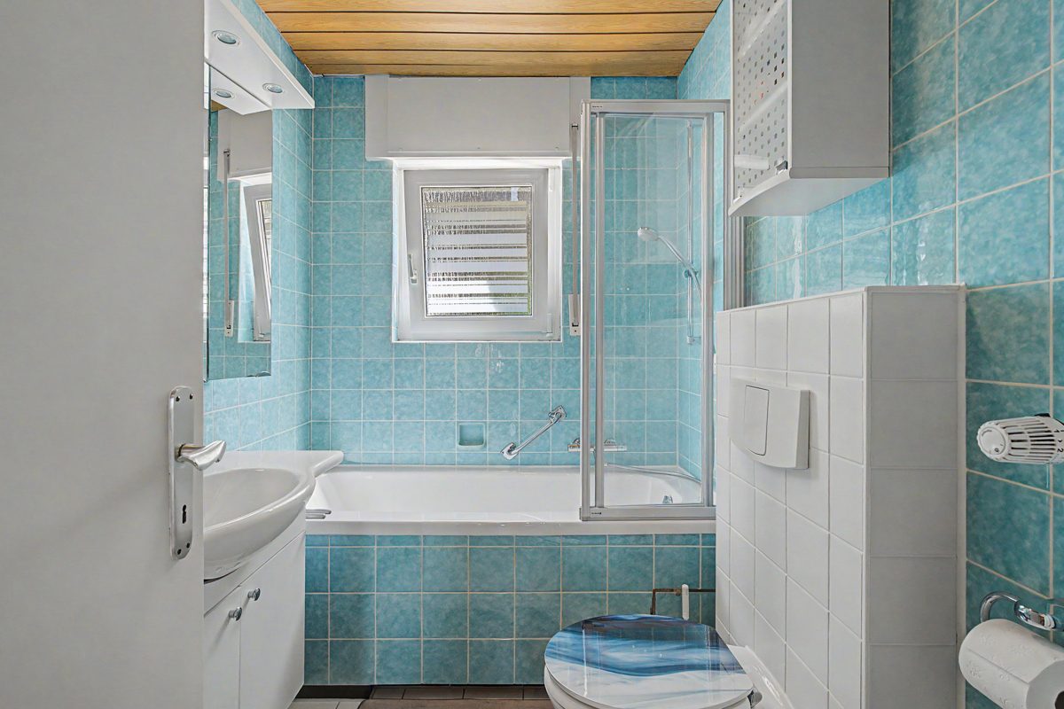 Badezimmer im EG Immobilienangebot - Waldbronn / Etzenrot - Wohnen & Anlage - Ein Zuhause für Generationen – Raum für Leben, Familie und Zukunft