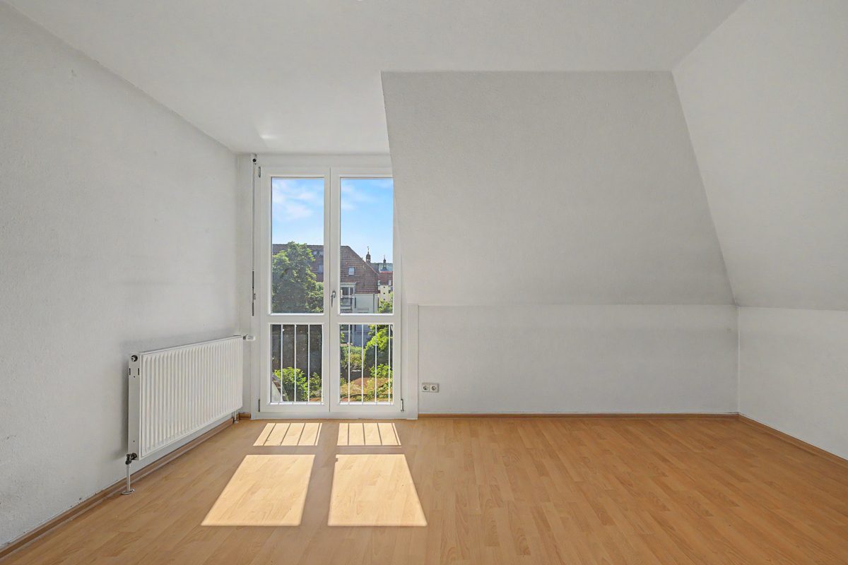 zweites Schlafzimmer im 2.OG Immobilienangebot - Ettlingen - Wohnen & Anlage - Top-Lage an der Alb: Gepflegte Doppelhaushälfte mit viel Platz für die Familie