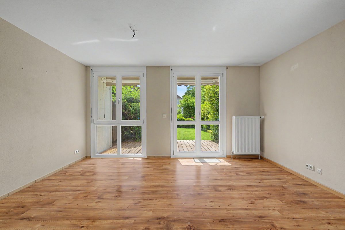 Wohnzimmer EG Immobilienangebot - Ettlingen - Wohnen & Anlage - Top-Lage an der Alb: Gepflegte Doppelhaushälfte mit viel Platz für die Familie