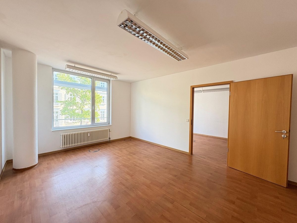 Immobilienangebot - Karlsruhe / Innenstadt-West - Rest & Gewerbe - Attraktive, lichtdurchflutete Gewerbefläche mit flexiblen Nutzungsmöglichkeiten