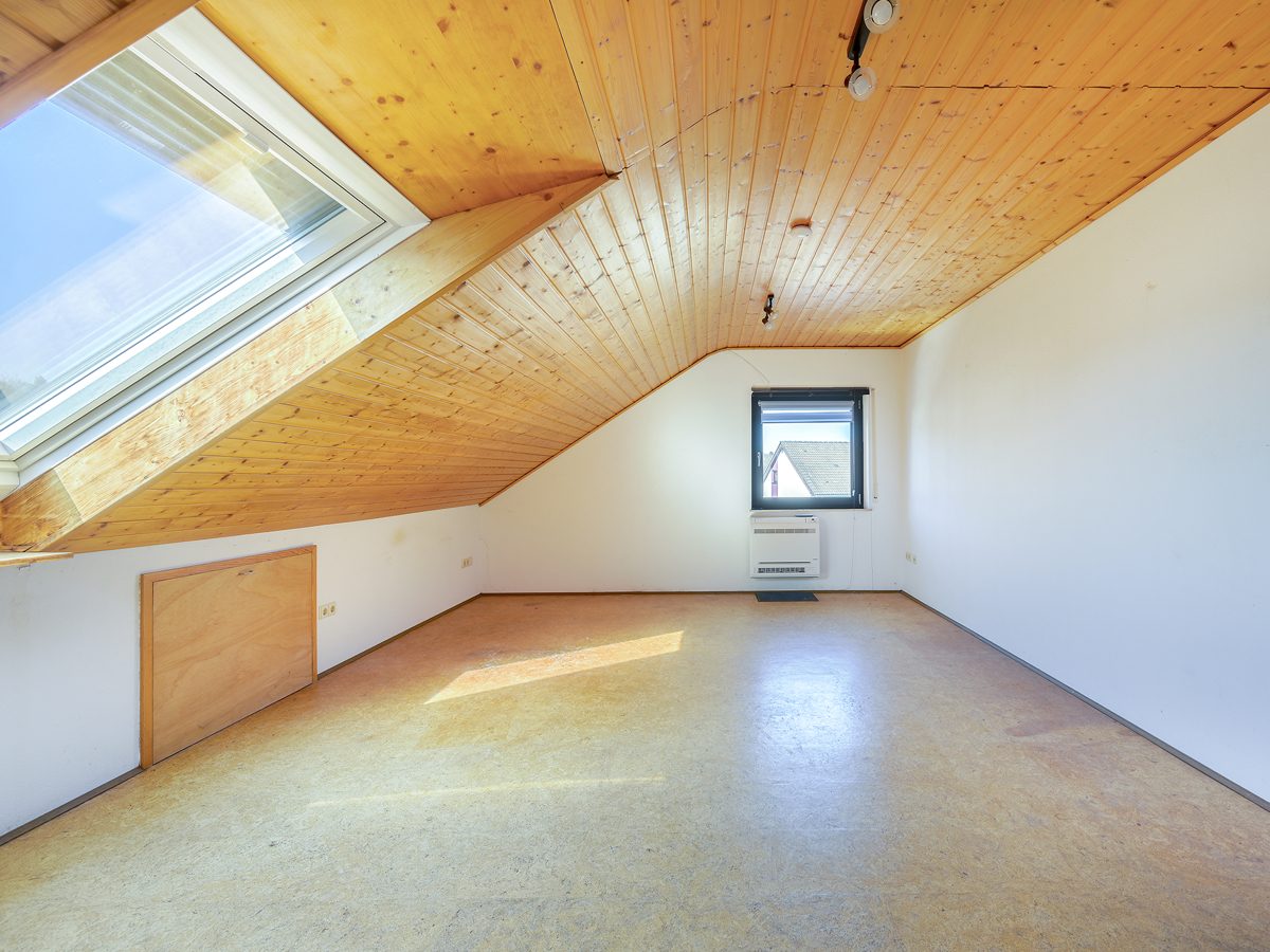 Immobilienangebot - Ettlingen / Spessart - Wohnen & Anlage - Ein Zuhause für Generationen – großzügiges Zweifamilienhaus mit ausgebautem Dachgeschoss