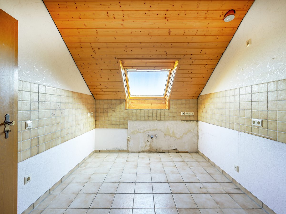 Immobilienangebot - Ettlingen / Spessart - Wohnen & Anlage - Ein Zuhause für Generationen – großzügiges Zweifamilienhaus mit ausgebautem Dachgeschoss