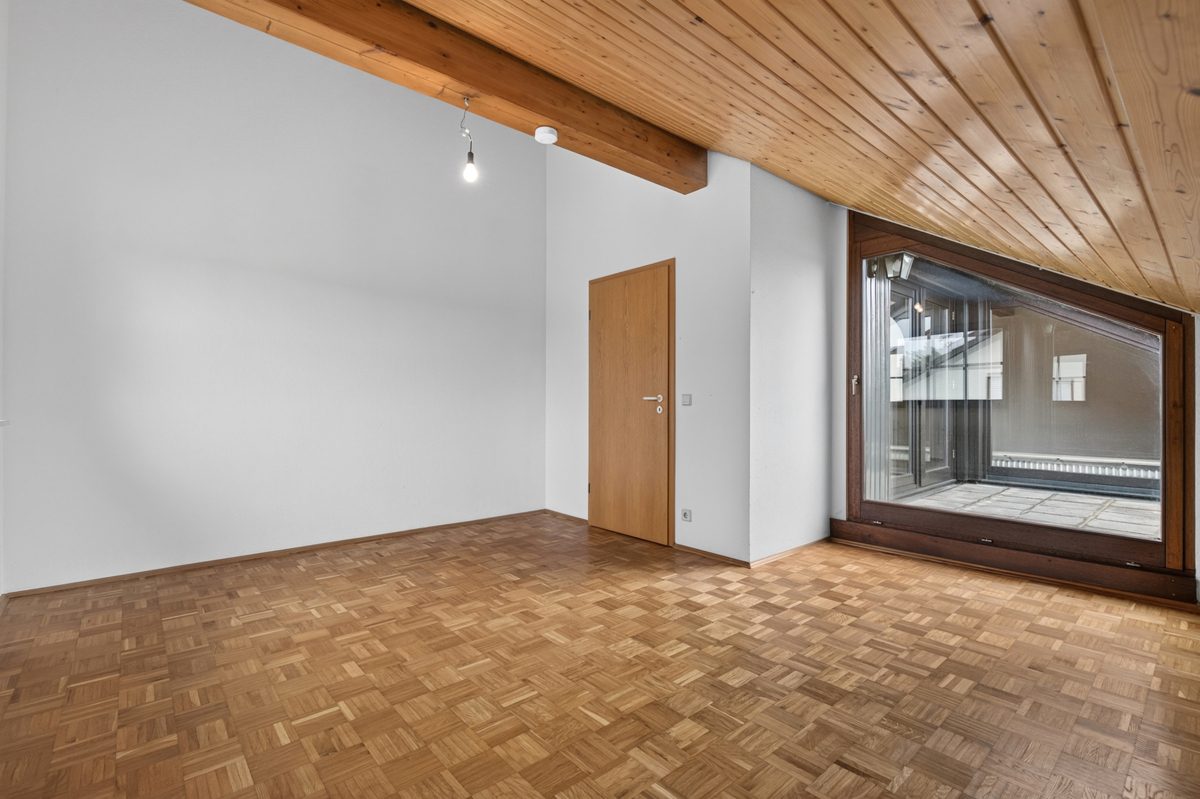 Schlafzimmer Immobilienangebot - Waldbronn / Busenbach - Wohnungen - Viel Platz zum Wohlfühlen: Helle 3,5-Zimmer-Wohnung mit Garage in Waldbronn-Busenbach!