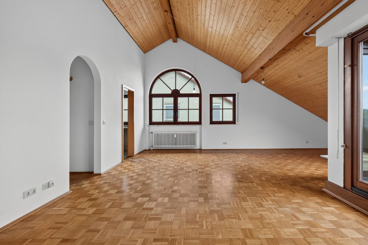 Wohnzimmer Ansicht 1 Immobilienangebot - Waldbronn / Busenbach - Wohnungen - Viel Platz zum Wohlfühlen: Helle 3,5-Zimmer-Wohnung mit Garage in Waldbronn-Busenbach!