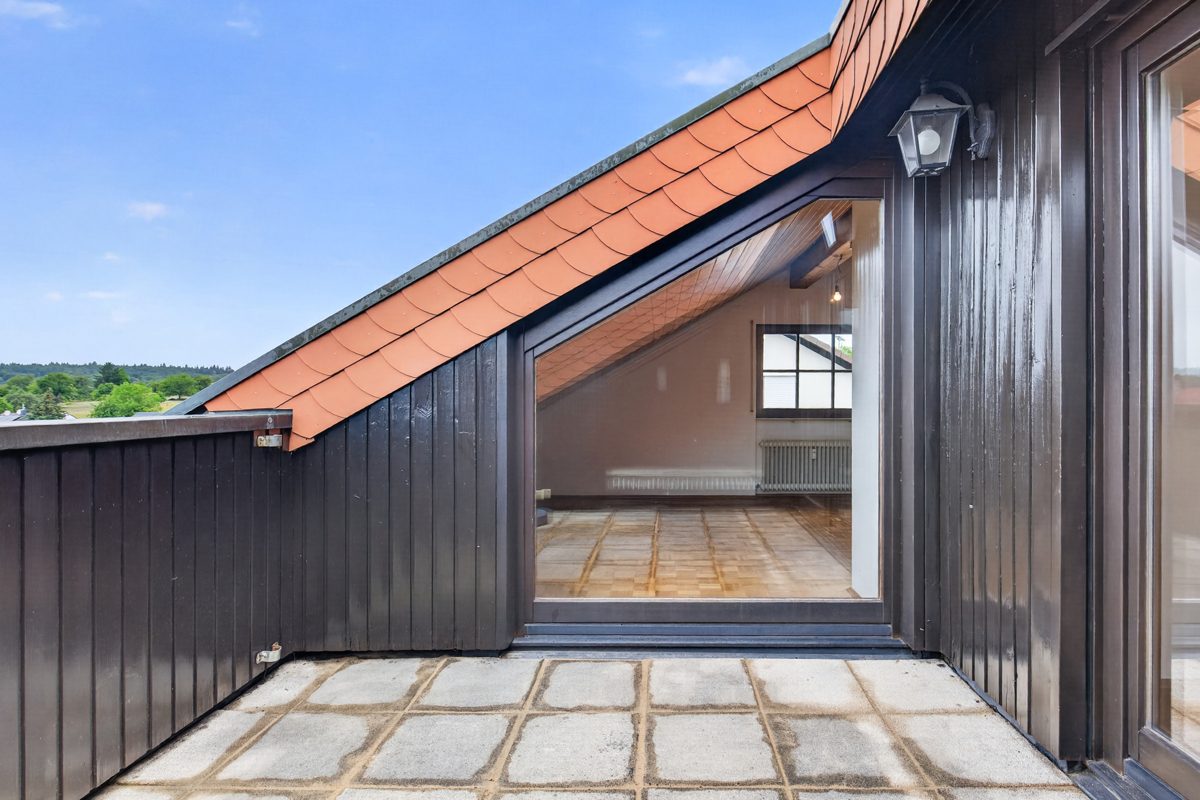 Balkon Ansicht 1 Immobilienangebot - Waldbronn / Busenbach - Wohnungen - Viel Platz zum Wohlfühlen: Helle 3,5-Zimmer-Wohnung mit Garage in Waldbronn-Busenbach!