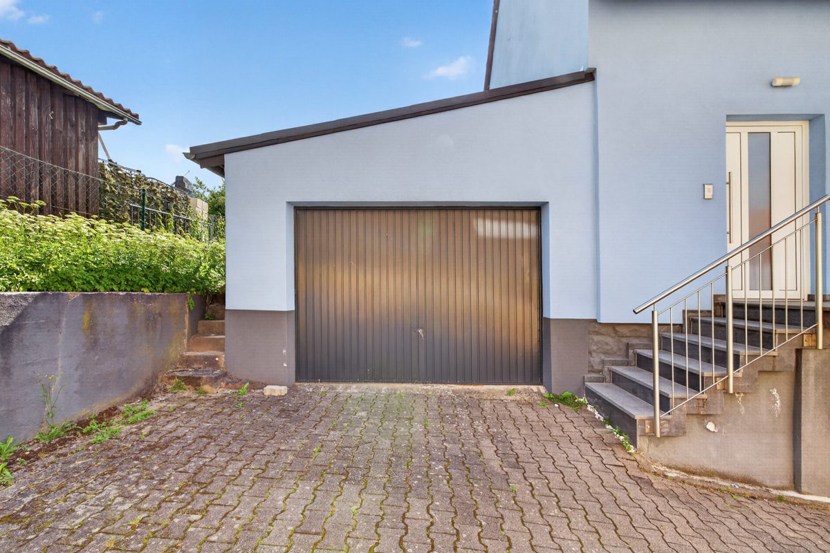 Immobilienangebot - Waldbronn / Busenbach - Wohnen & Anlage - Seltene Gelegenheit! Interessantes Einfamilienhaus mit Garten in Waldbronn