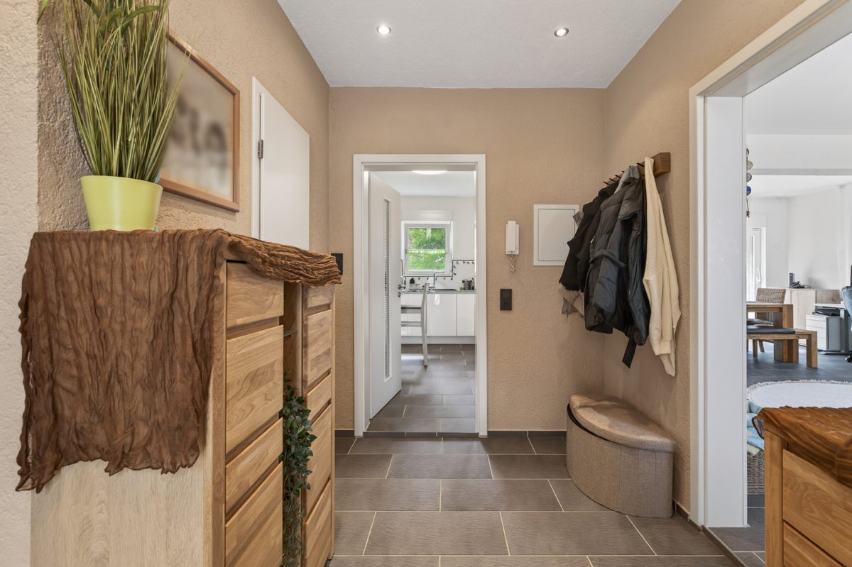 Immobilienangebot - Waldbronn / Busenbach - Wohnen & Anlage - Seltene Gelegenheit! Interessantes Einfamilienhaus mit Garten in Waldbronn