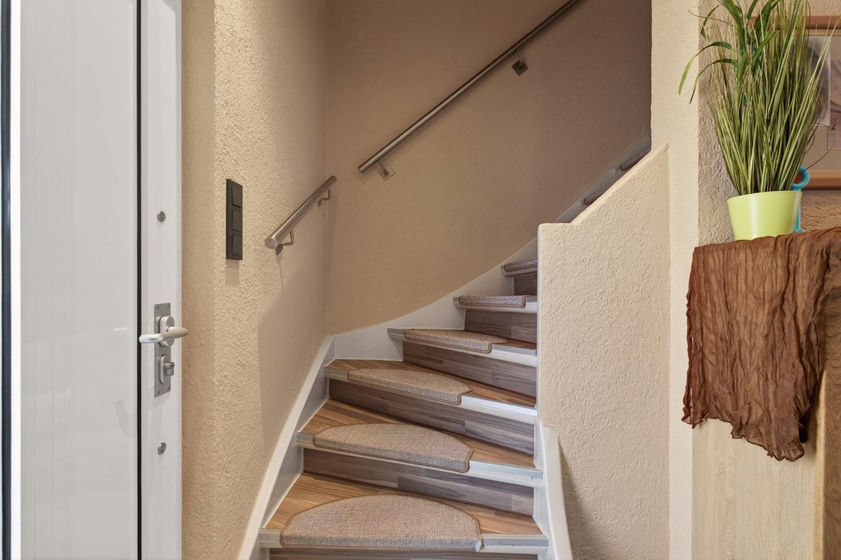 Immobilienangebot - Waldbronn / Busenbach - Wohnen & Anlage - Seltene Gelegenheit! Interessantes Einfamilienhaus mit Garten in Waldbronn