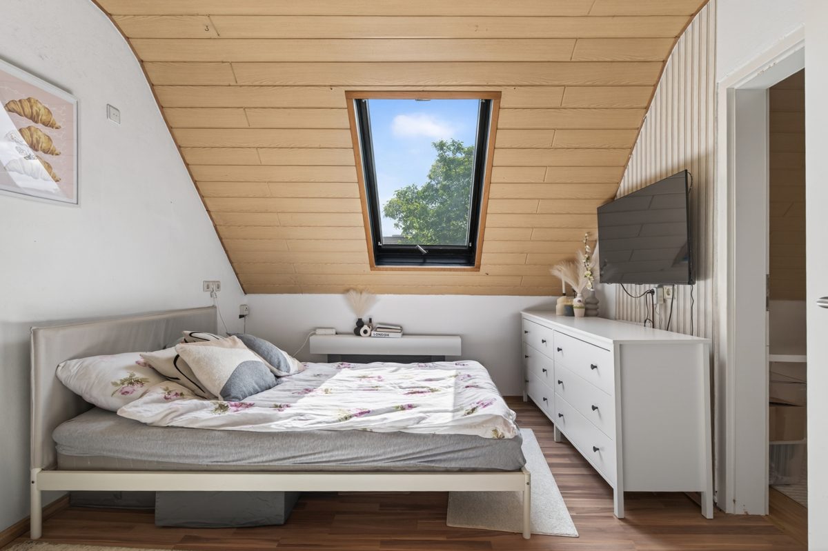 Immobilienangebot - Waldbronn / Busenbach - Wohnen & Anlage - Seltene Gelegenheit! Interessantes Einfamilienhaus mit Garten in Waldbronn