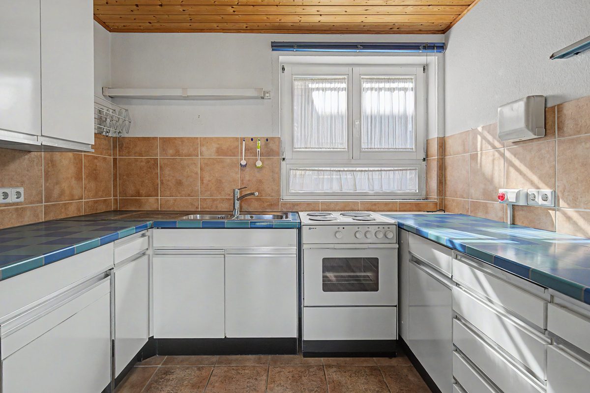 EG Küche Immobilienangebot - Stutensee / Spöck - Wohnen & Anlage - Besonderes Wohnerlebnis: Charmantes Split-Level-Haus in zweiter Reihe!