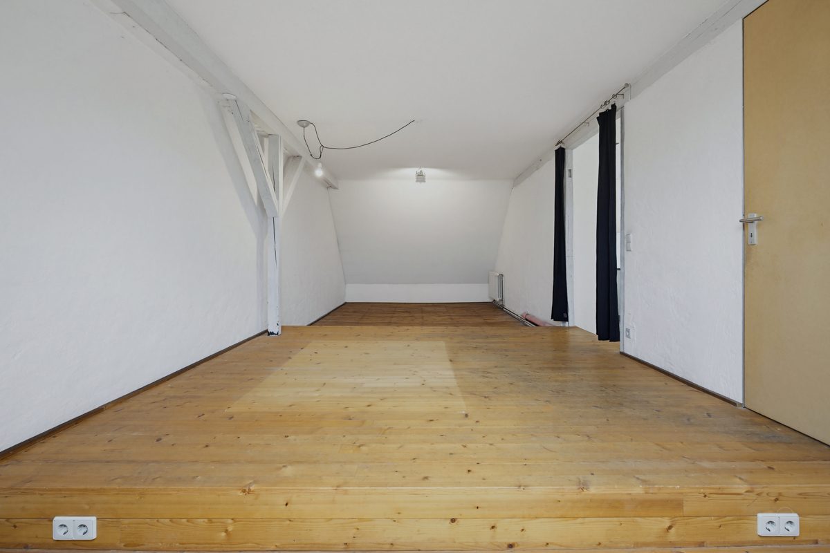 Immobilienangebot - Karlsruhe / Südweststadt - Wohnungen - Großzügige Stadtwohnung in Bestlage der Südweststadt mit Loggia & ausgebautem Spitzboden!