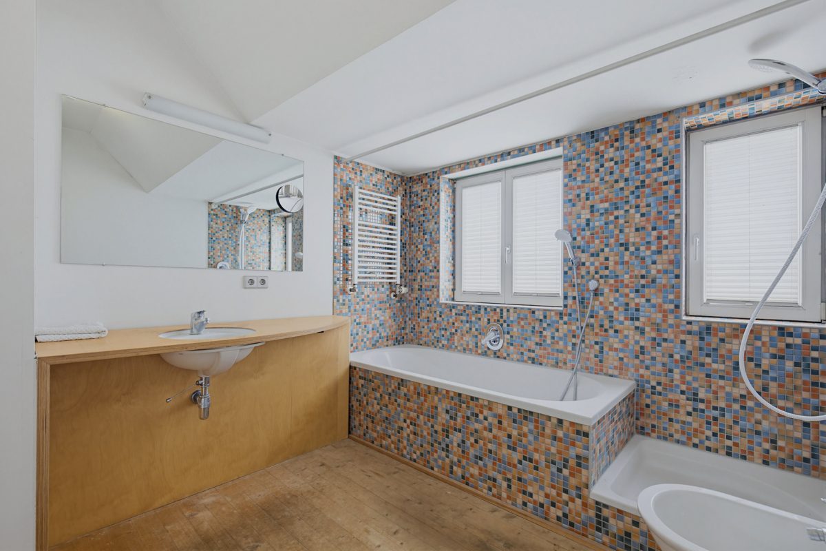 Immobilienangebot - Karlsruhe / Südweststadt - Wohnungen - Großzügige Stadtwohnung in Bestlage der Südweststadt mit Loggia & ausgebautem Spitzboden!